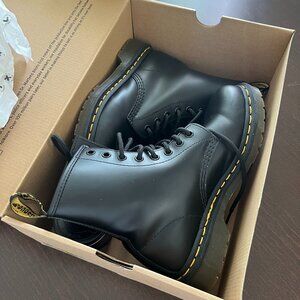 Dr Martens 1460 Women's Smooth Leather Lace Up Boots in Black